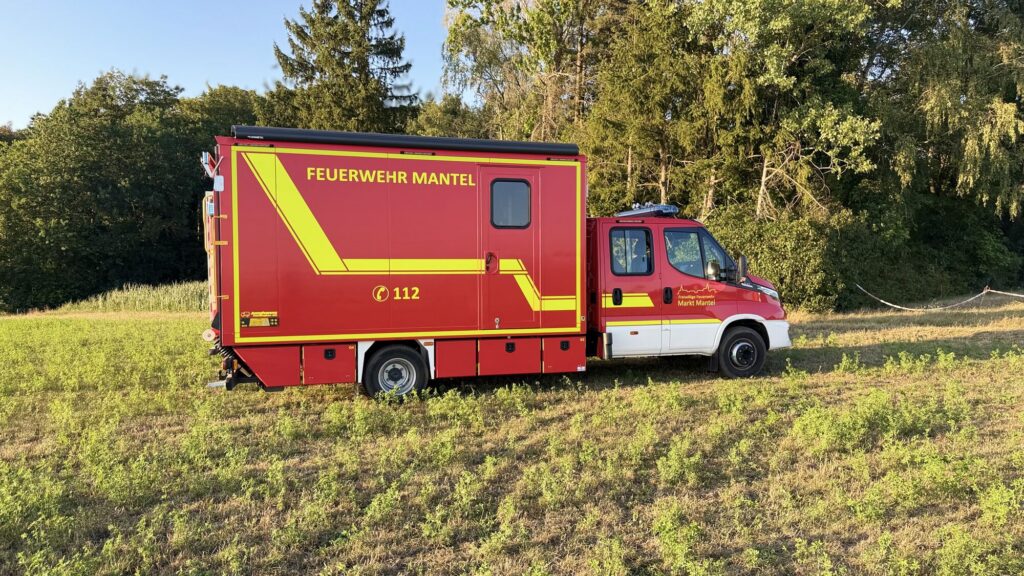 Aufbau des GW-L1 mit Rollcontainersystem von der Seite
